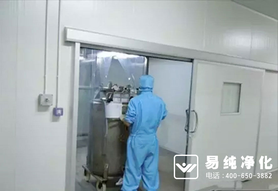 2將冷卻后的發(fā)酵罐推入潔凈接種室.jpg 2將冷卻后的發(fā)酵罐推入潔凈接種室.jpg